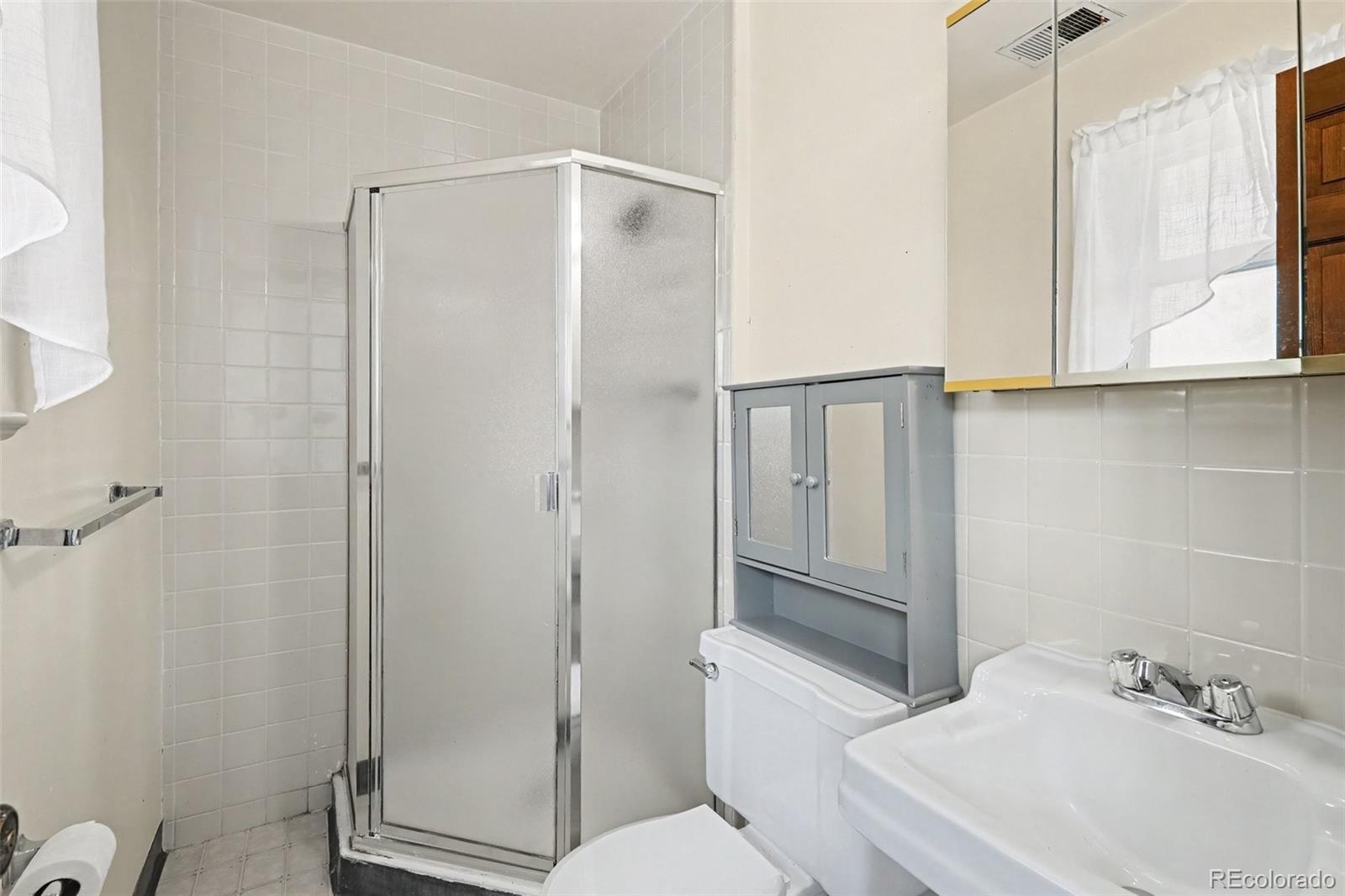MLS Image #16 for 2775 s meade street,denver, Colorado