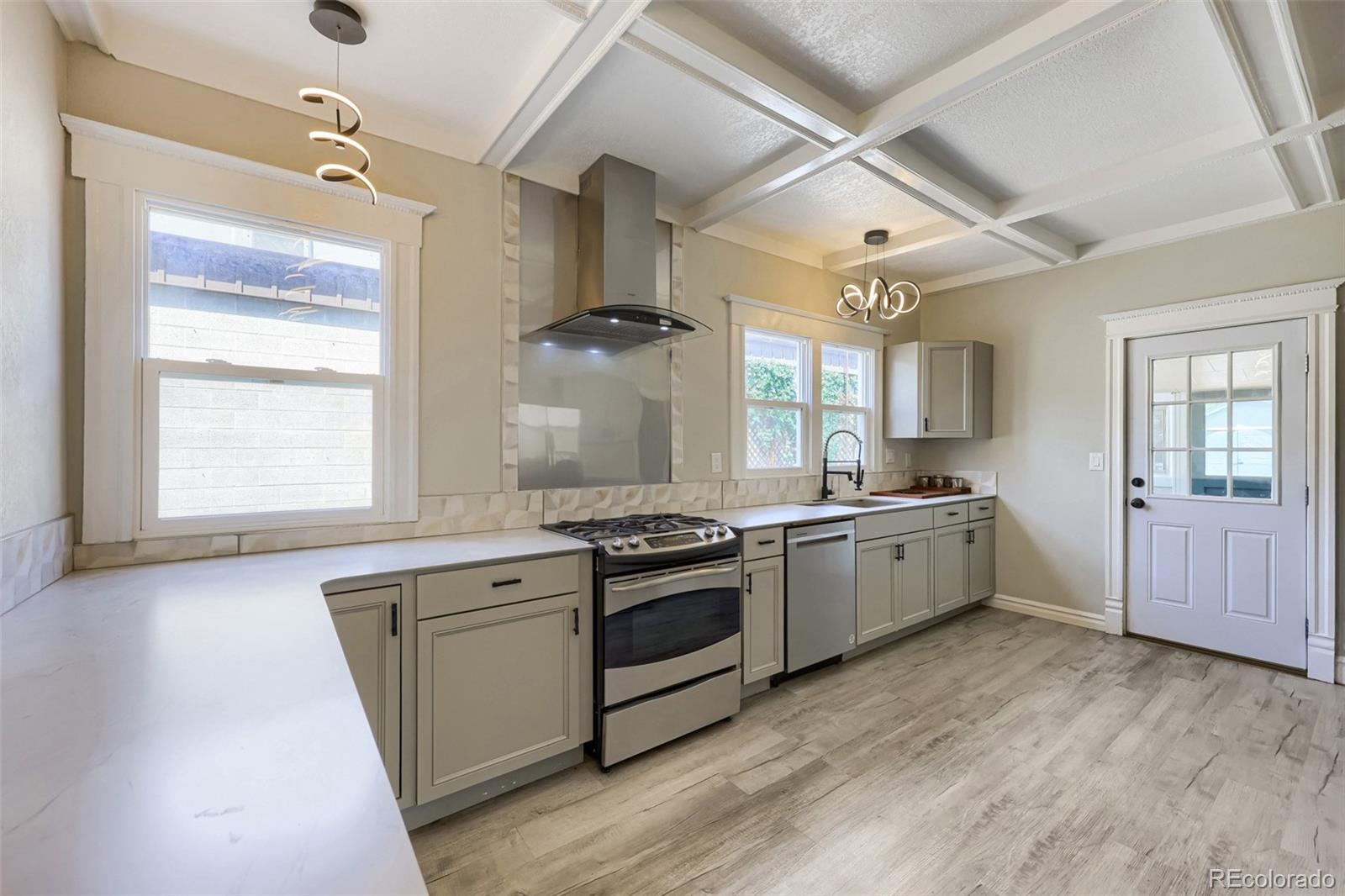 MLS Image #3 for 1827 n weber street,colorado springs, Colorado