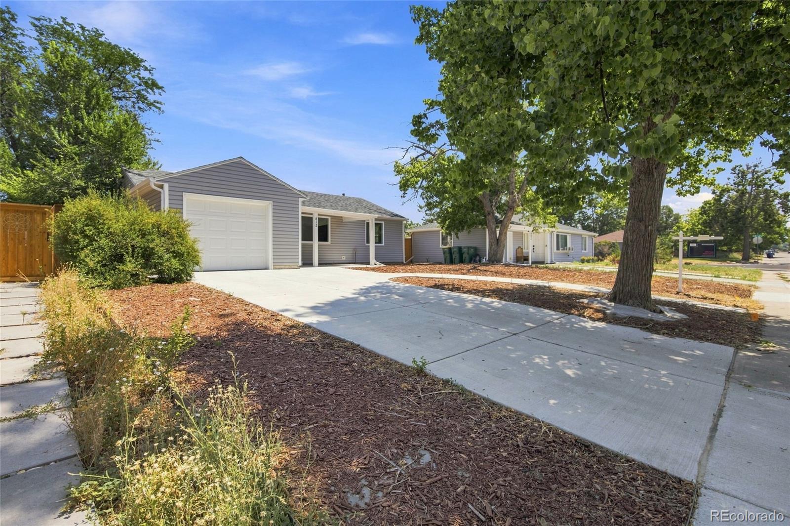 MLS Image #1 for 812  geneva street,aurora, Colorado