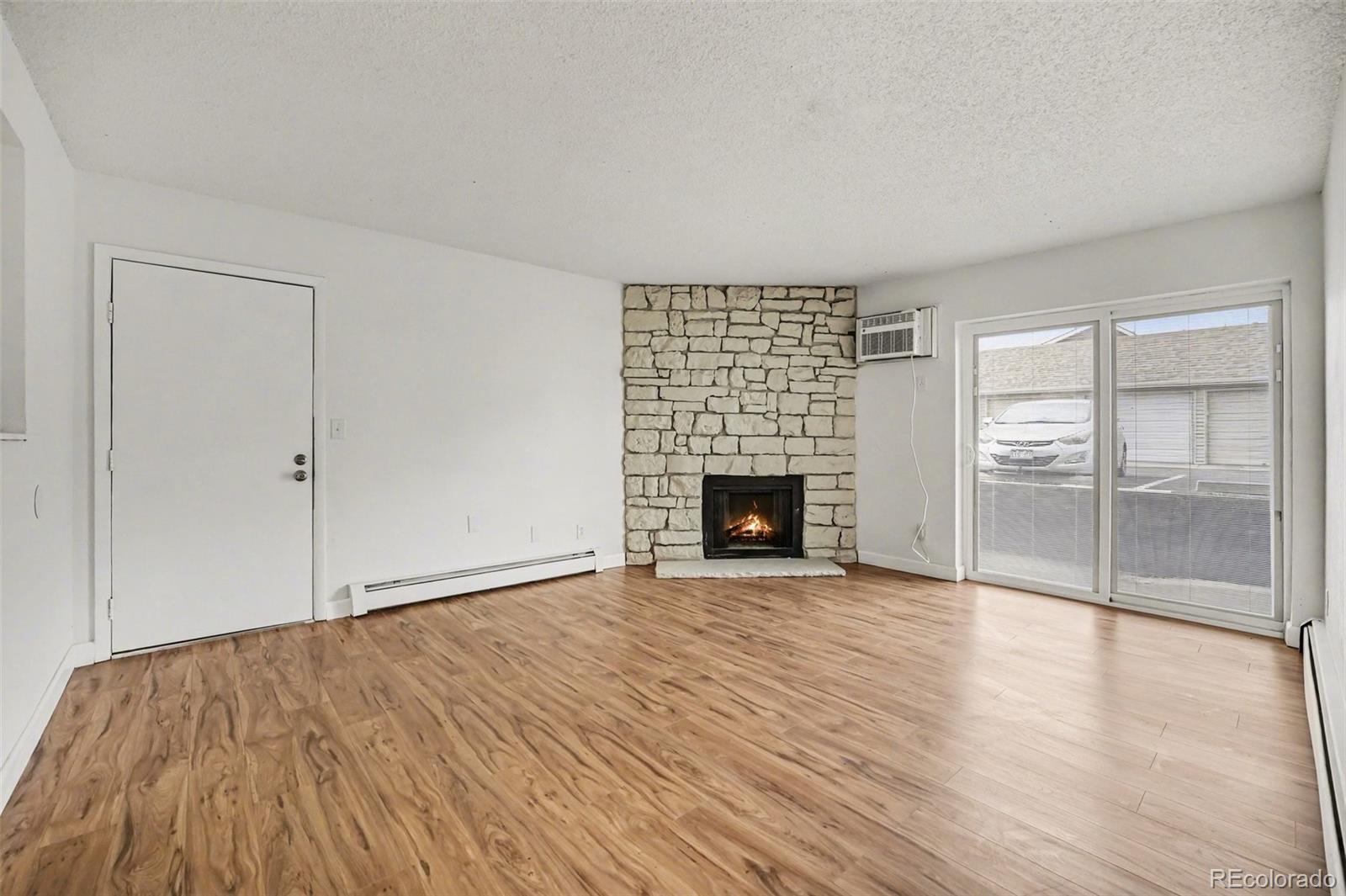 MLS Image #4 for 10150 e virginia avenue,denver, Colorado