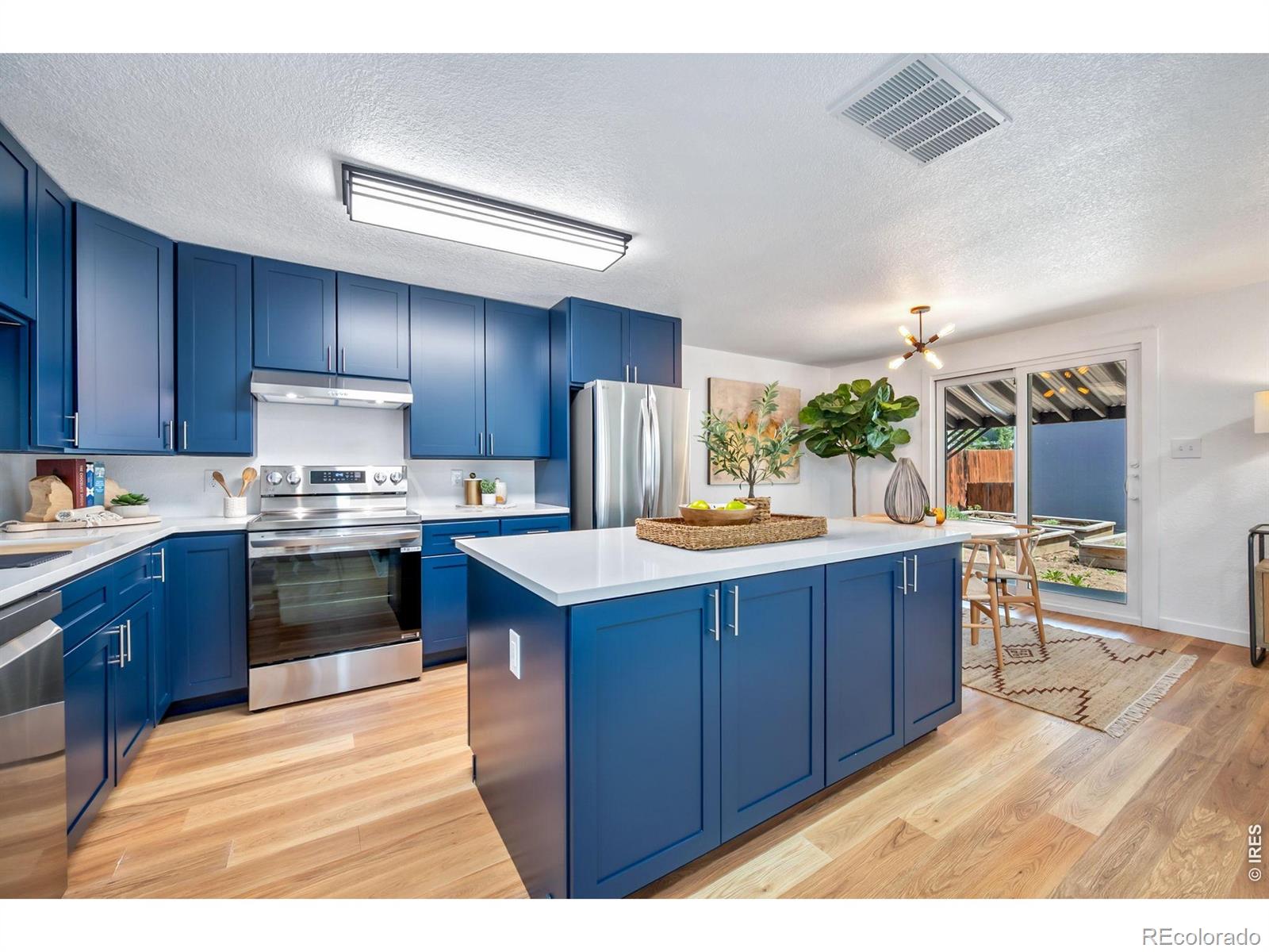 MLS Image #2 for 954  martin road,longmont, Colorado
