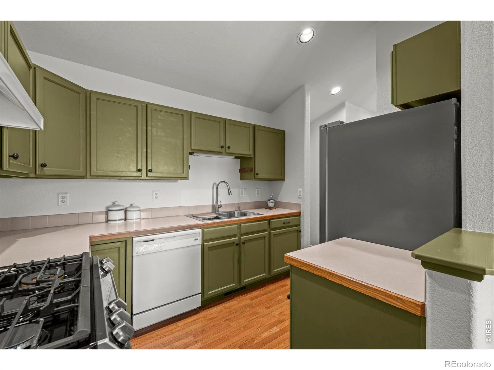 MLS Image #12 for 517  ridgeview drive,louisville, Colorado