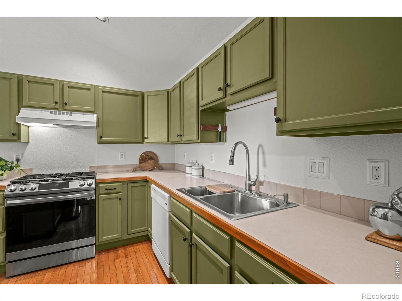 MLS Image #13 for 517  ridgeview drive,louisville, Colorado