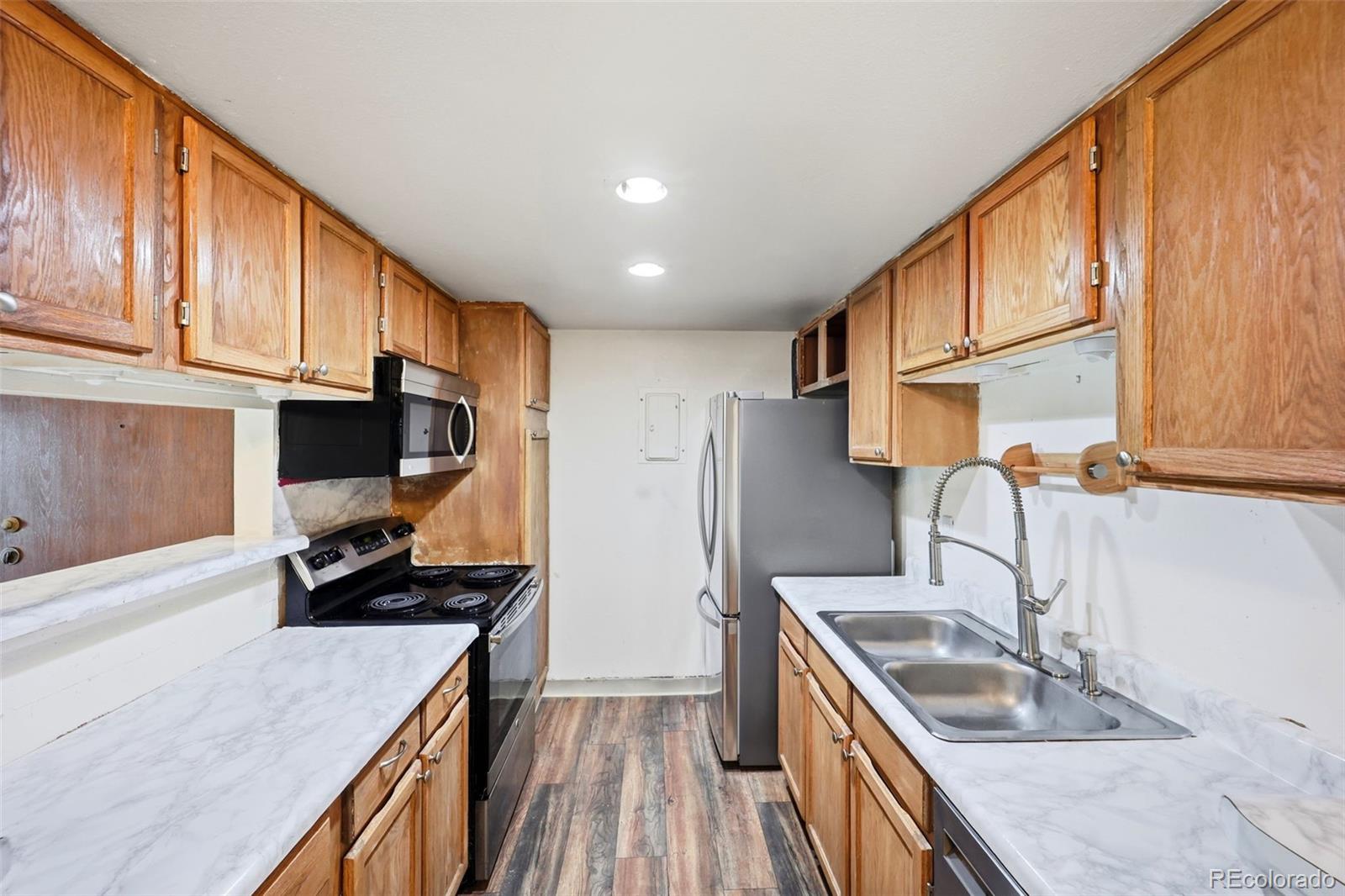 MLS Image #11 for 907 s yampa street,aurora, Colorado