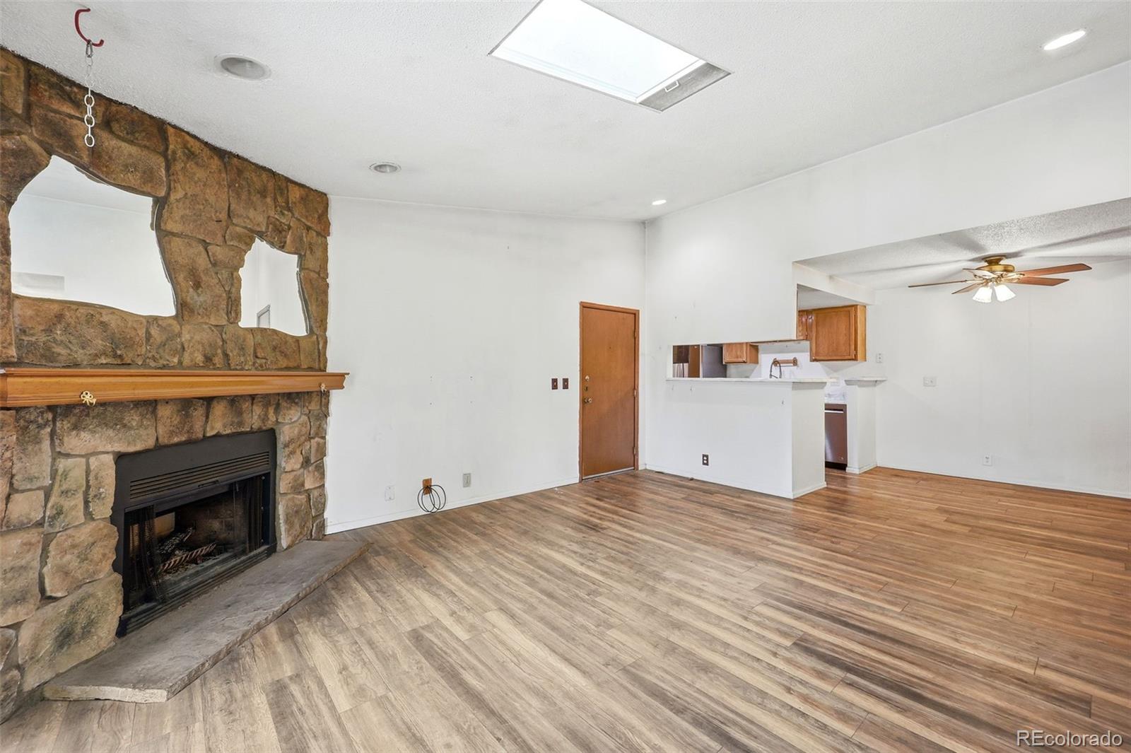 MLS Image #3 for 907 s yampa street,aurora, Colorado