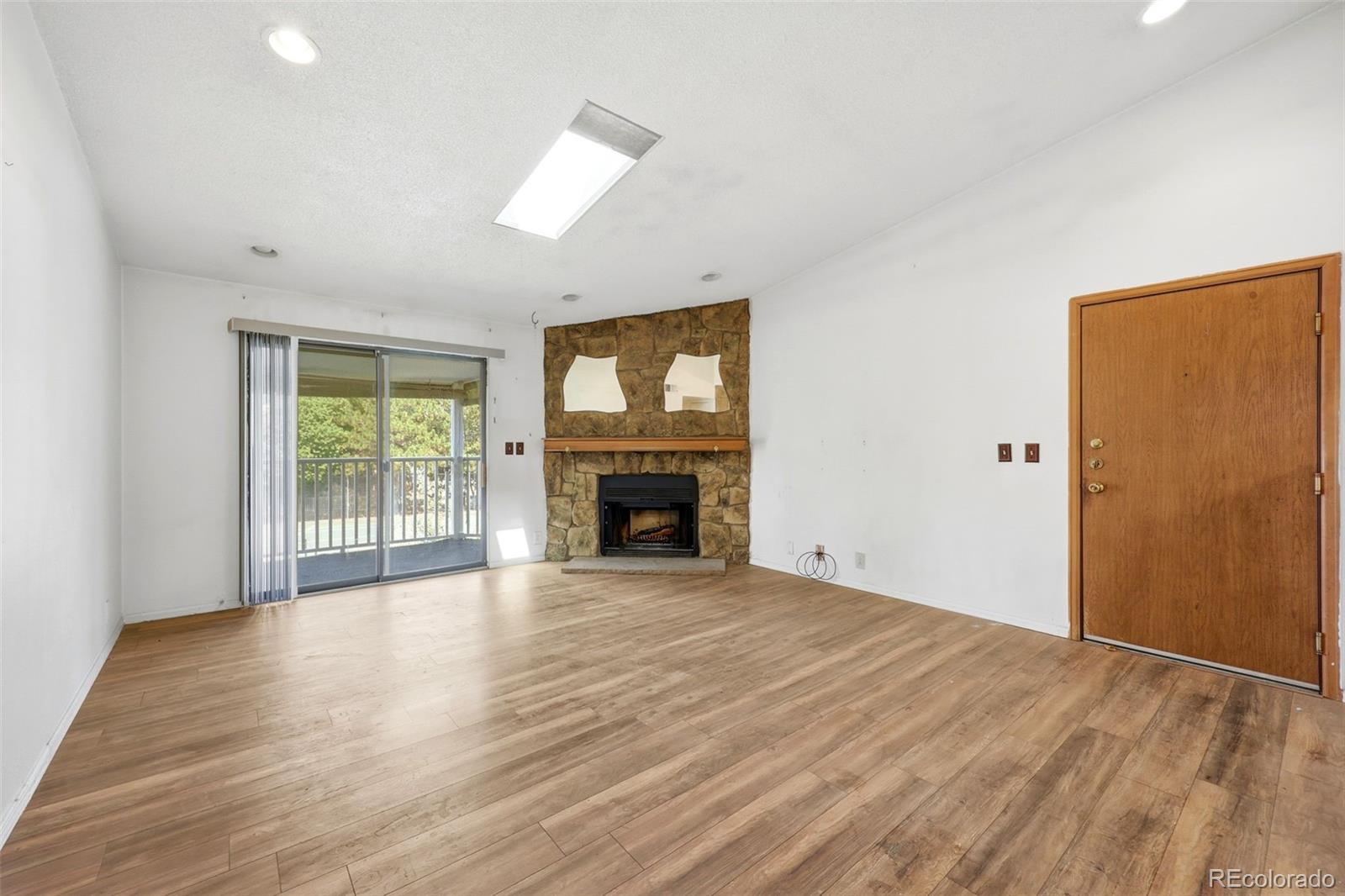 MLS Image #4 for 907 s yampa street,aurora, Colorado