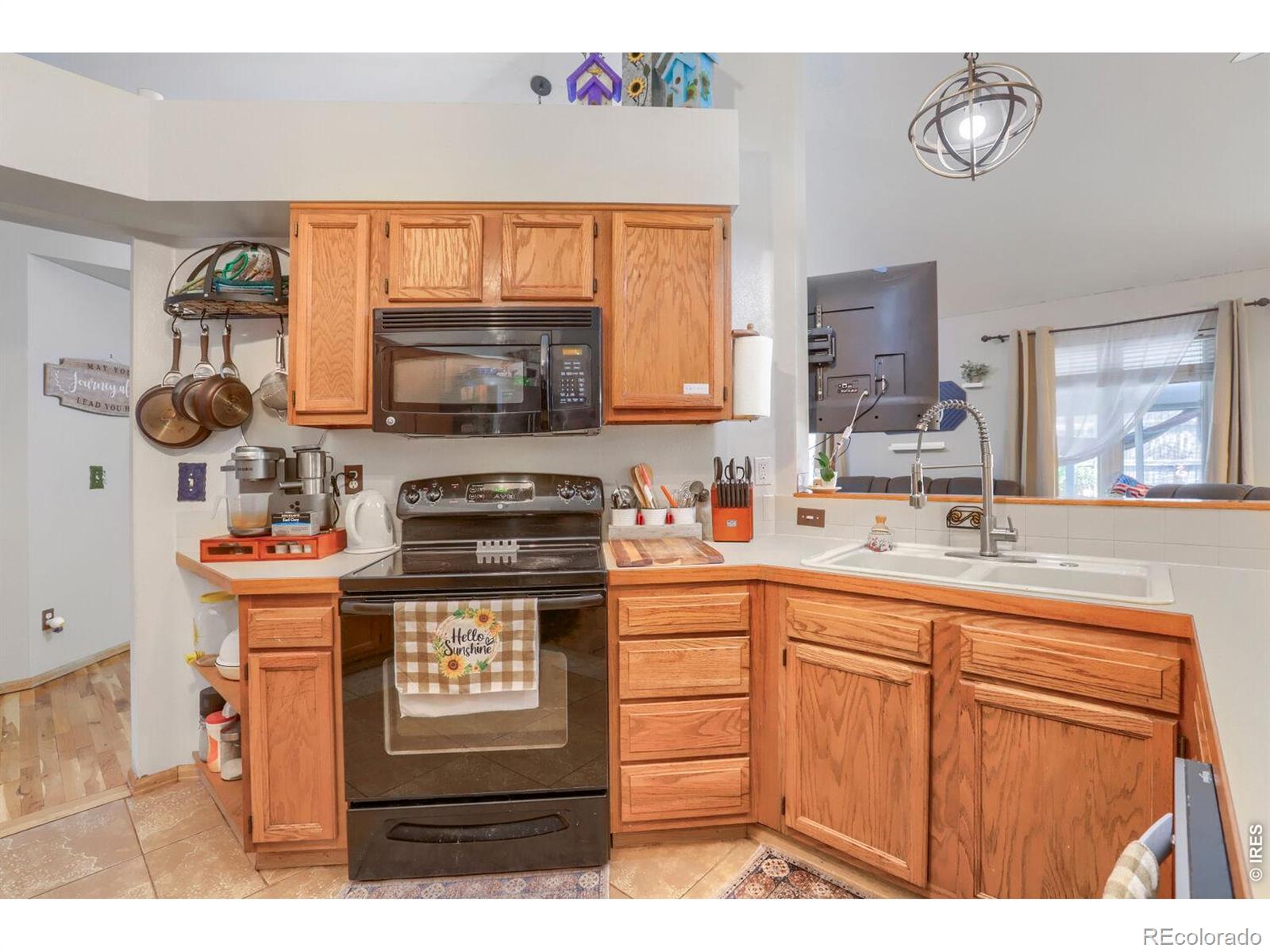 MLS Image #10 for 705  country acres drive,johnstown, Colorado