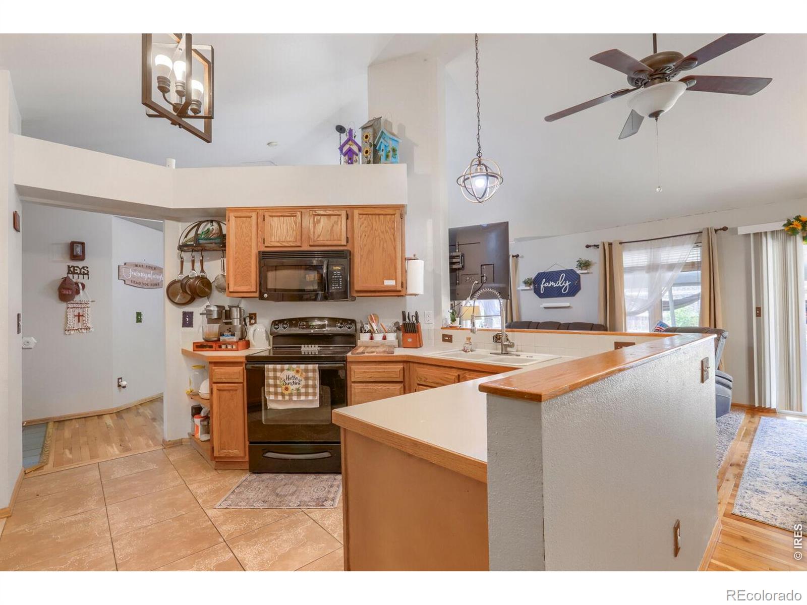MLS Image #12 for 705  country acres drive,johnstown, Colorado