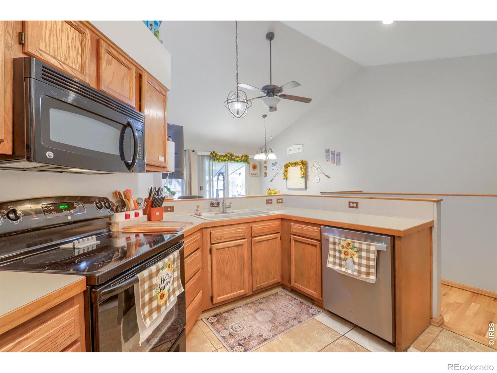 MLS Image #8 for 705  country acres drive,johnstown, Colorado