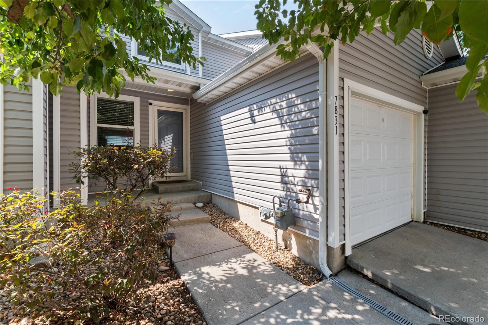 MLS Image #3 for 7831 s kittredge circle,englewood, Colorado