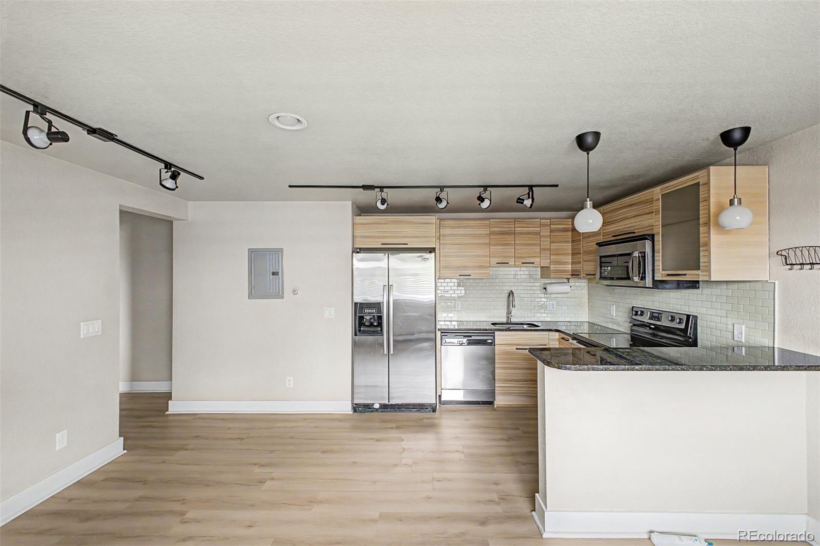 MLS Image #2 for 120 s pennsylvania street,denver, Colorado