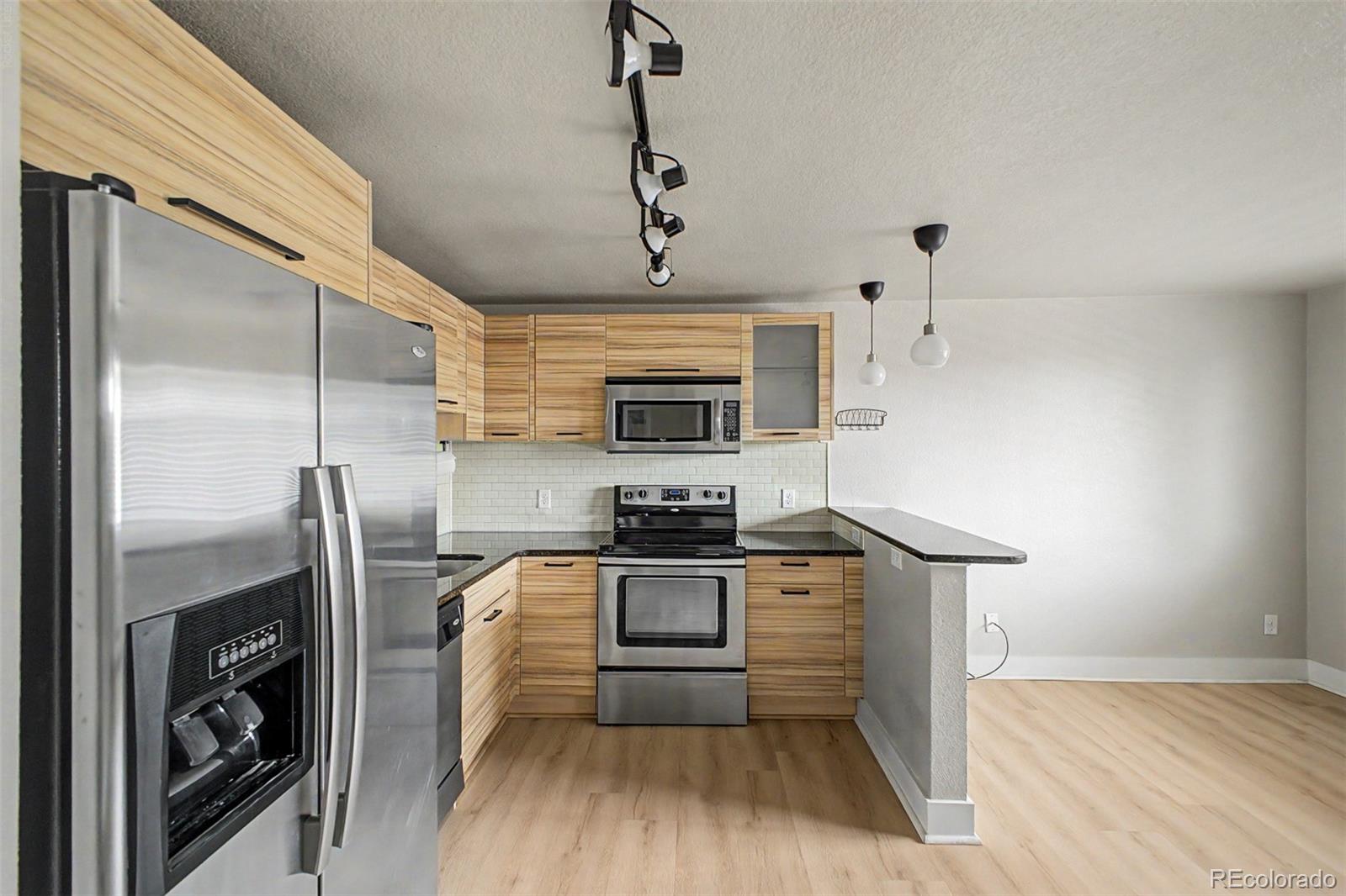 MLS Image #3 for 120 s pennsylvania street,denver, Colorado