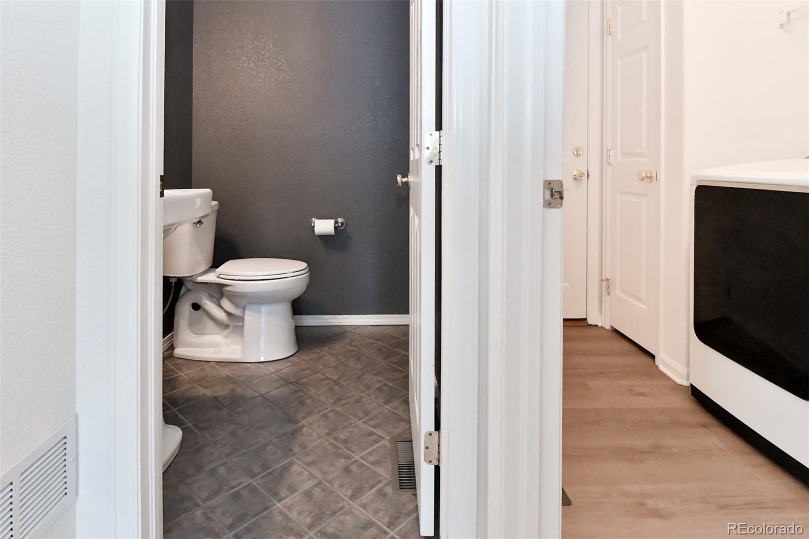 MLS Image #11 for 16359 e phillips drive,englewood, Colorado