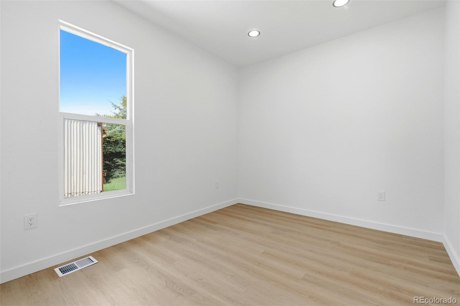 MLS Image #15 for 335  strong street,brighton, Colorado