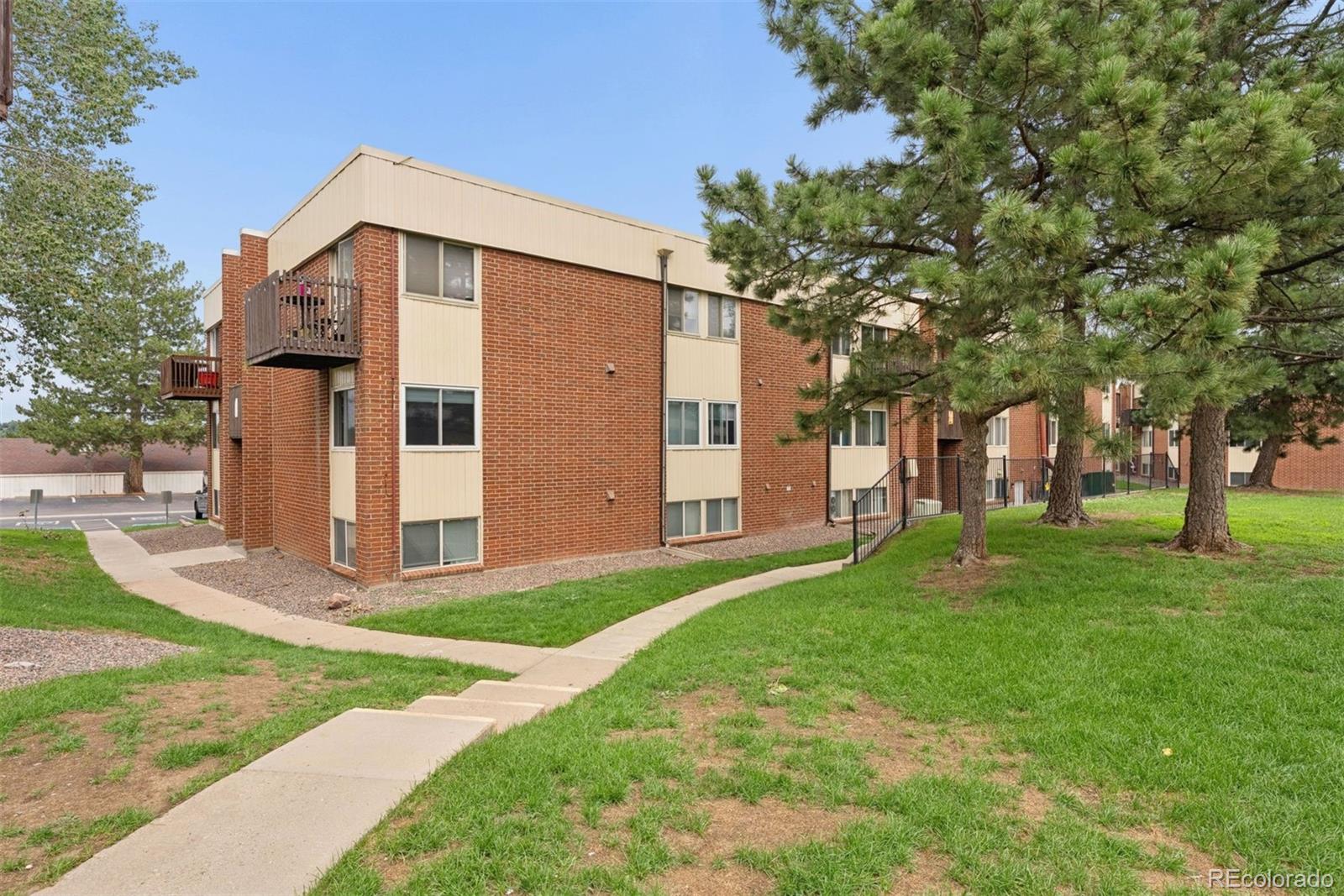 MLS Image #18 for 3633 s sheridan boulevard,denver, Colorado