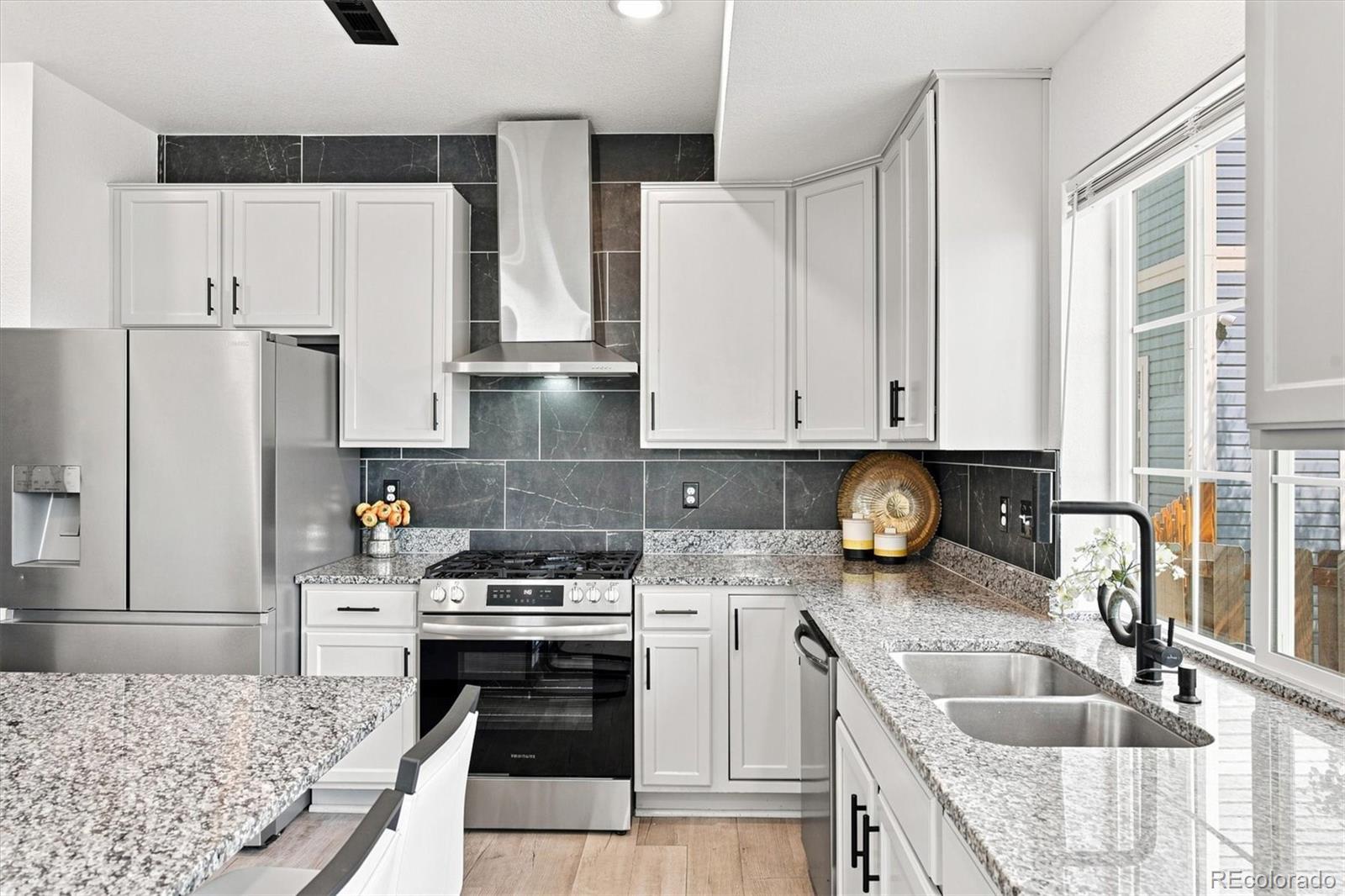 MLS Image #14 for 26236 e byers place,aurora, Colorado