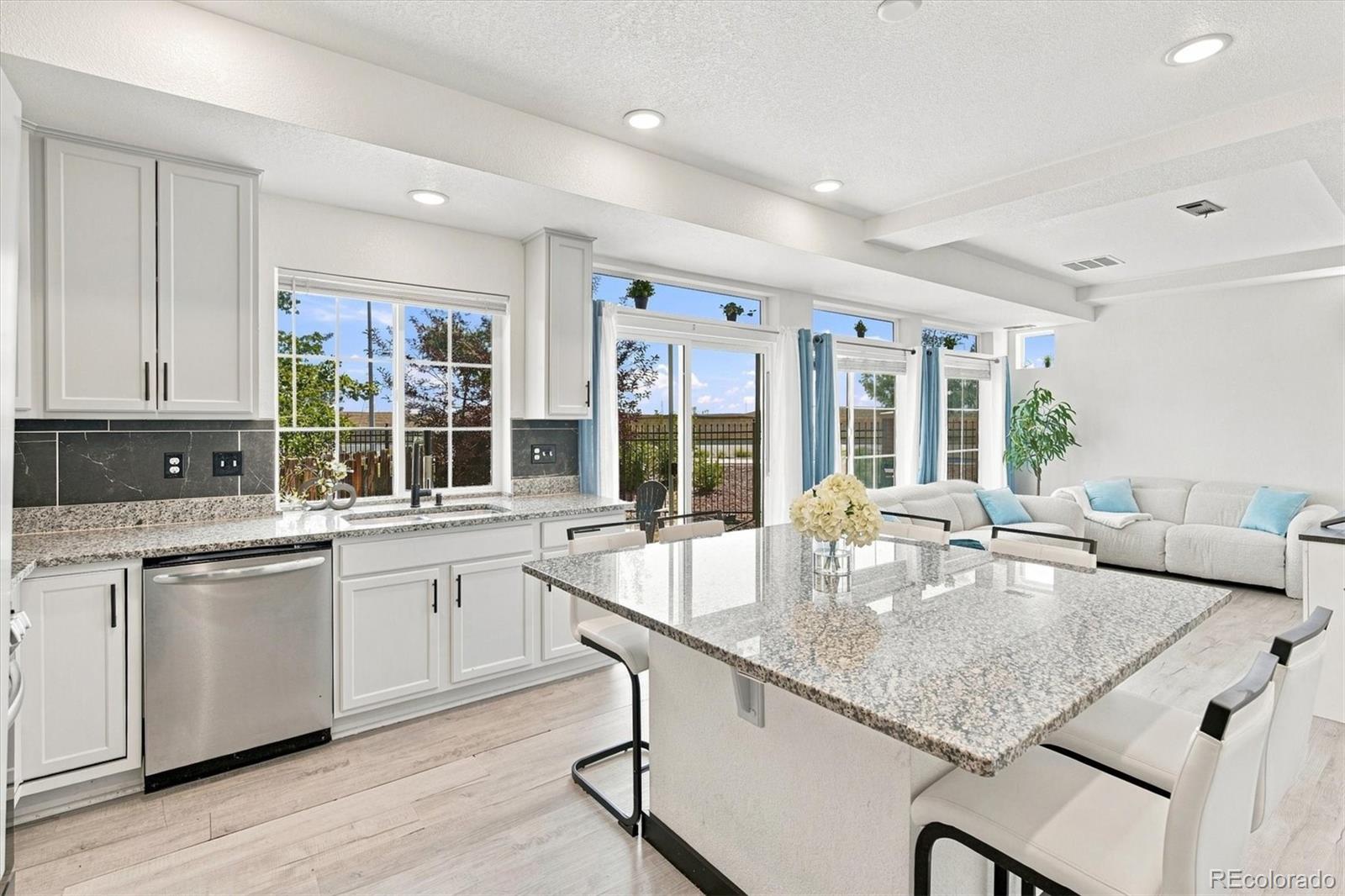 MLS Image #15 for 26236 e byers place,aurora, Colorado