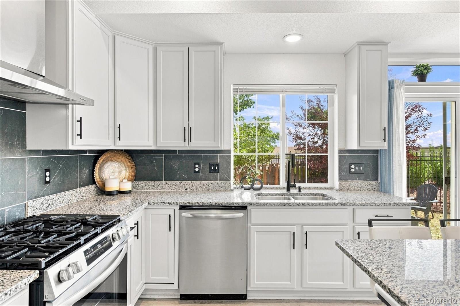 MLS Image #16 for 26236 e byers place,aurora, Colorado