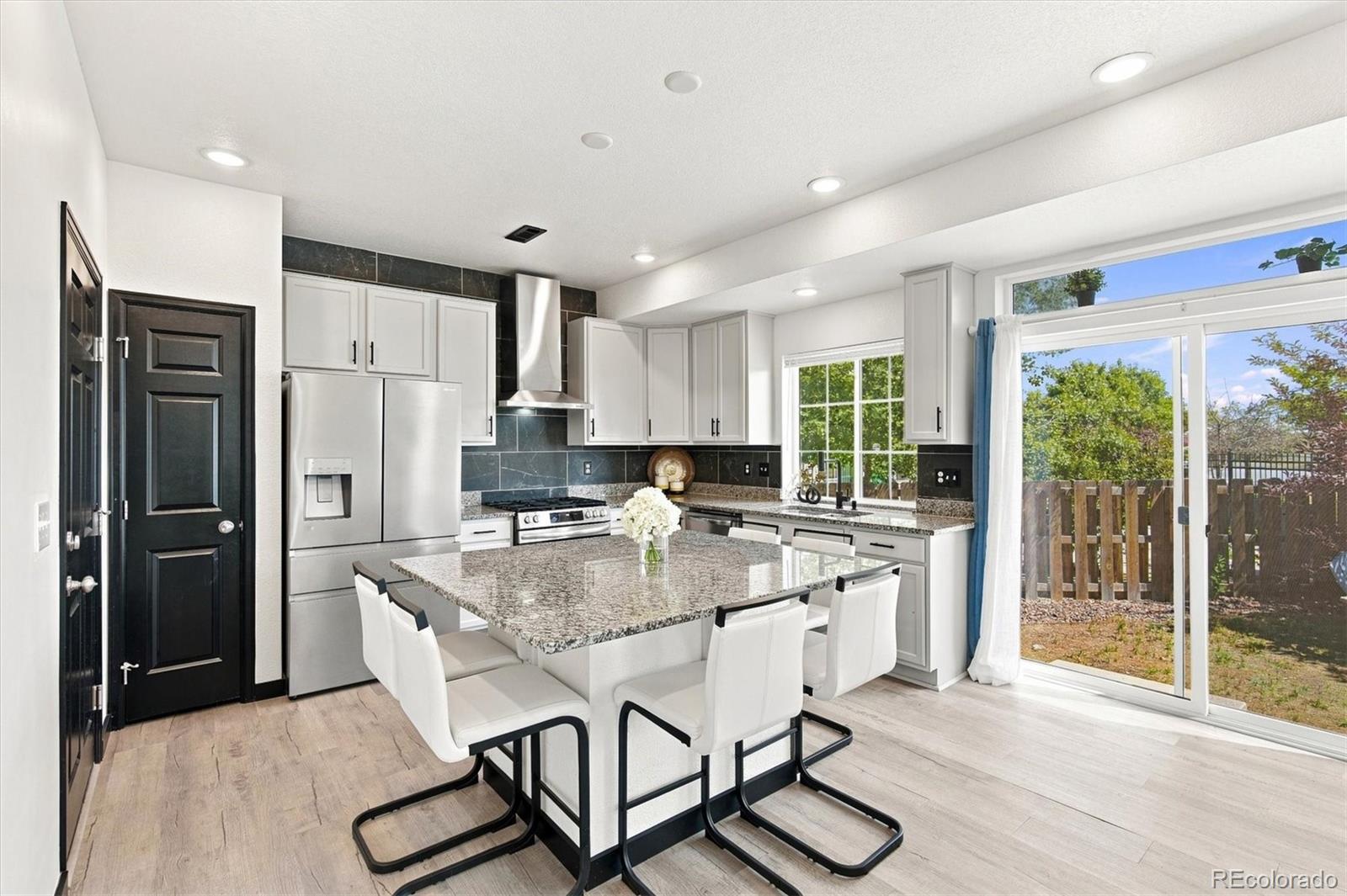 MLS Image #2 for 26236 e byers place,aurora, Colorado