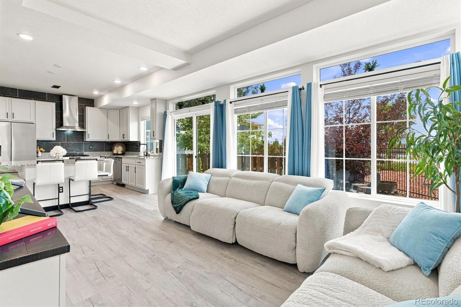 MLS Image #9 for 26236 e byers place,aurora, Colorado