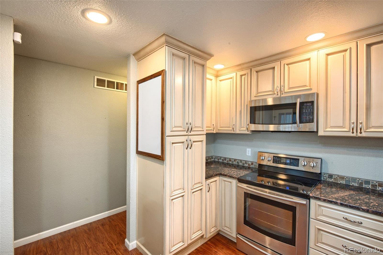 MLS Image #6 for 2451 e geddes avenue,littleton, Colorado