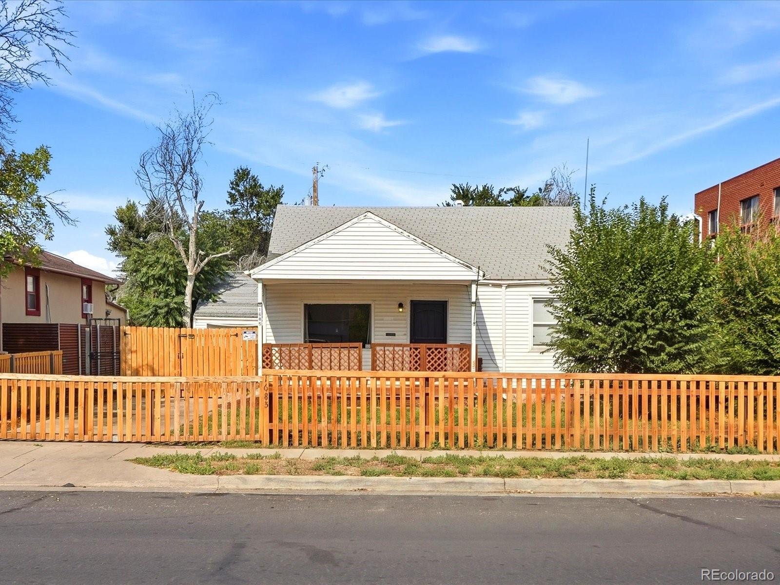 MLS Image #2 for 1685  clinton street,aurora, Colorado