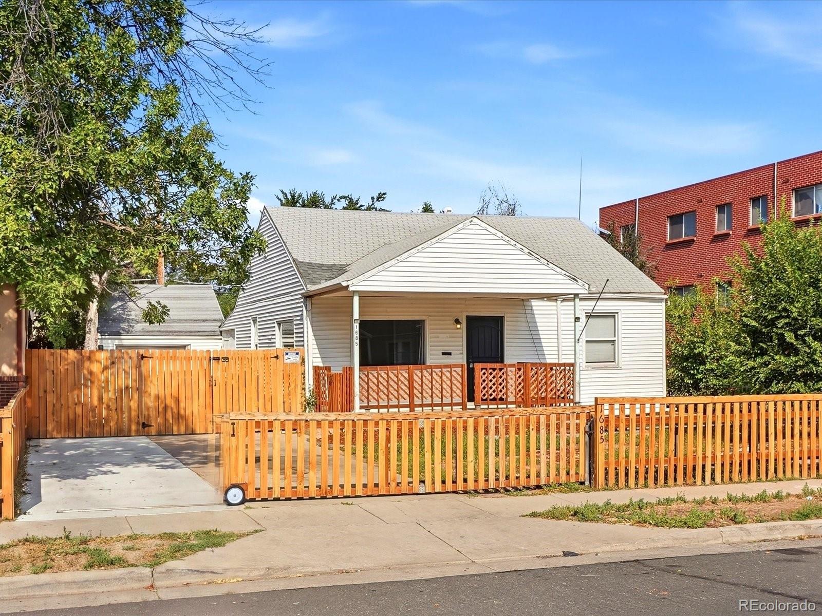 MLS Image #3 for 1685  clinton street,aurora, Colorado