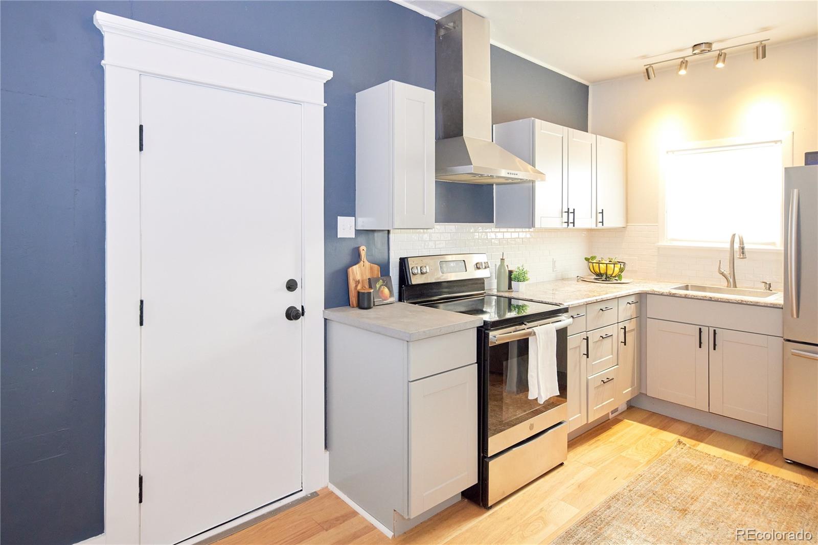 MLS Image #10 for 2901 s sherman street,englewood, Colorado