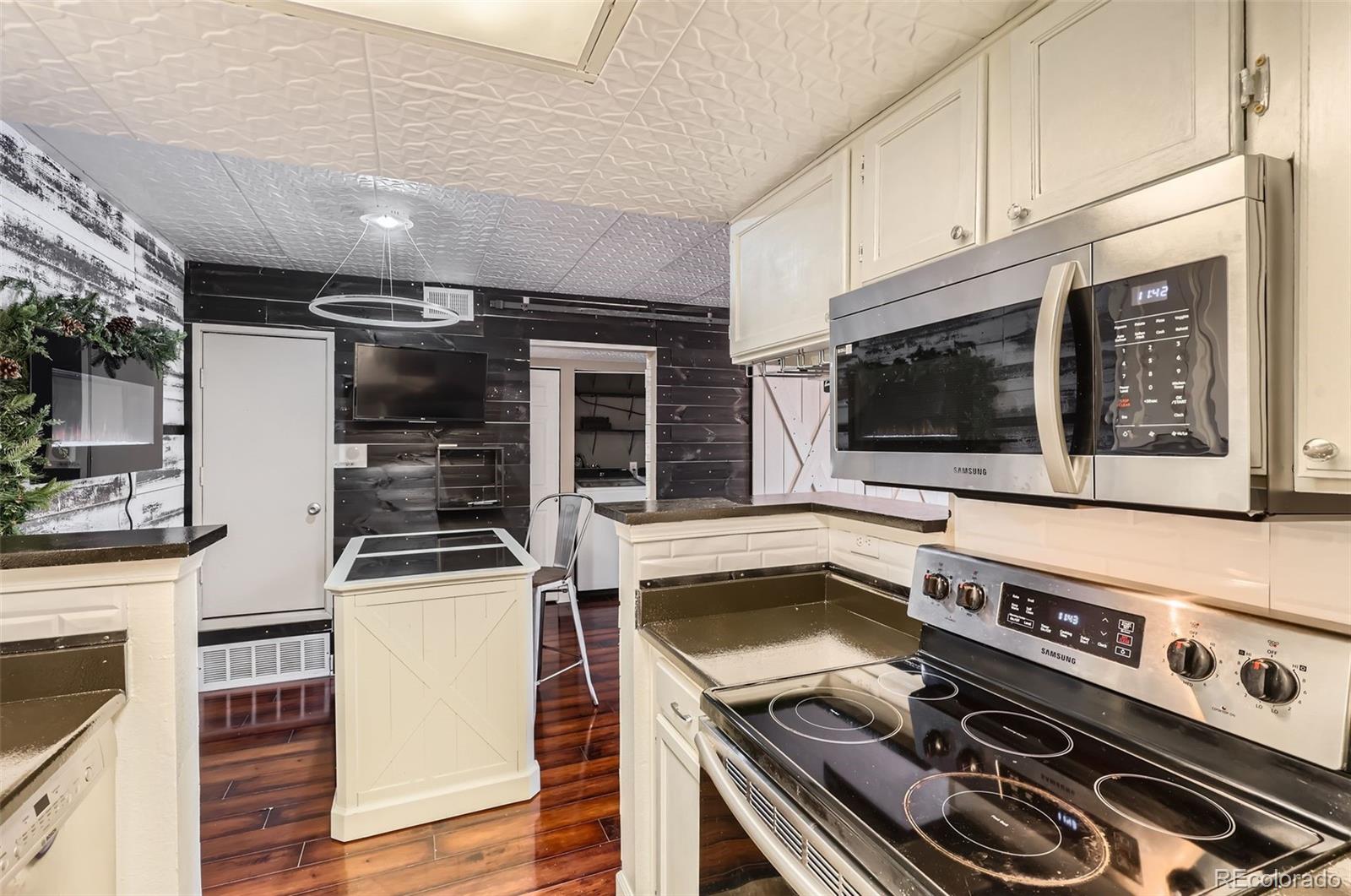 MLS Image #3 for 4400 s quebec street,denver, Colorado