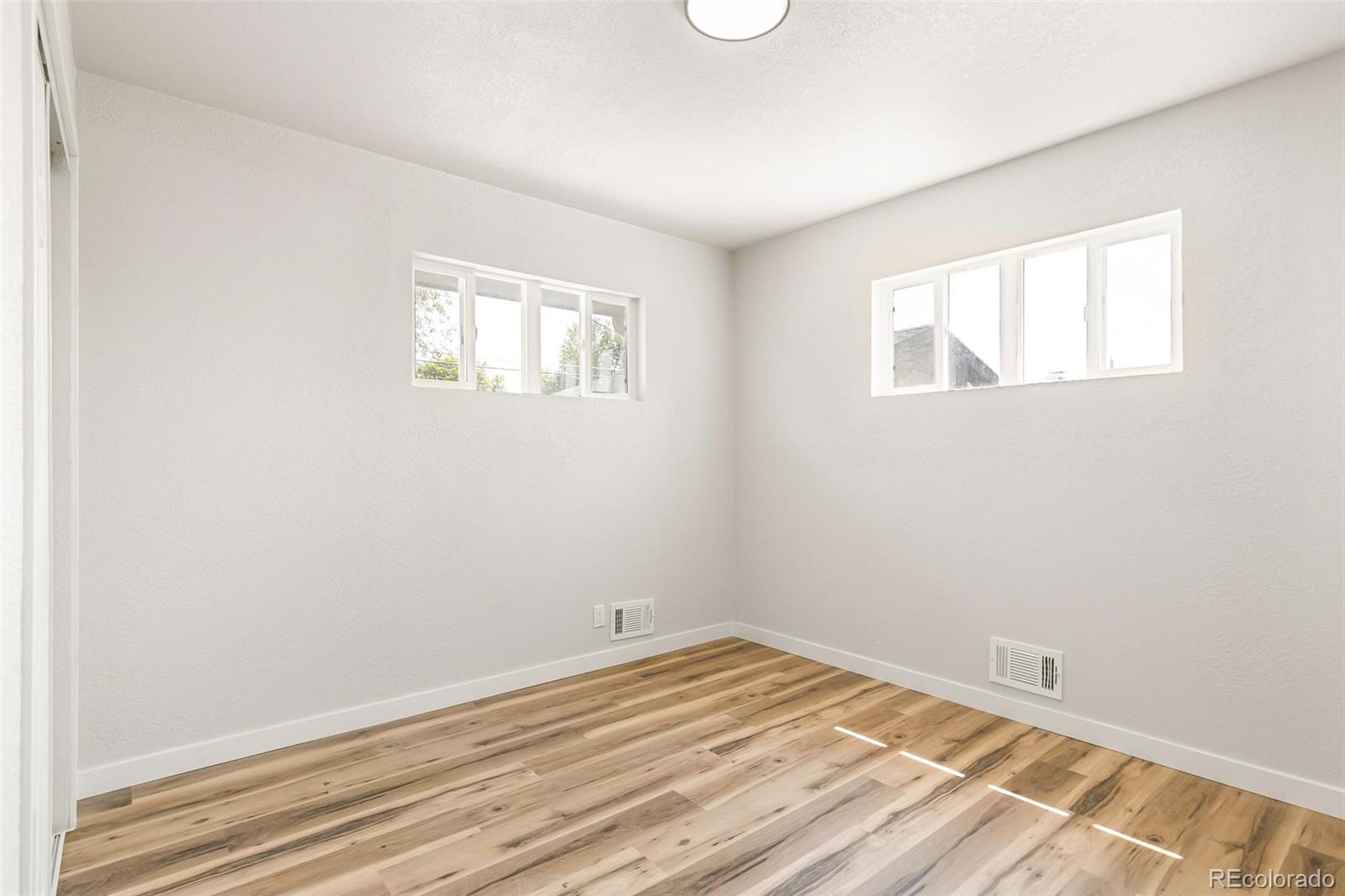 MLS Image #12 for 7108  huron street,denver, Colorado