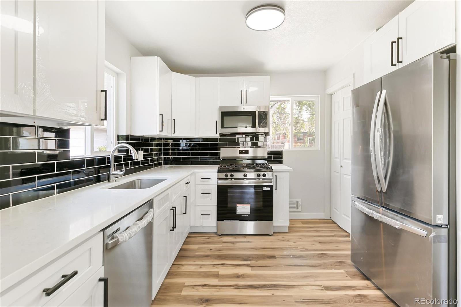 MLS Image #4 for 7108  huron street,denver, Colorado