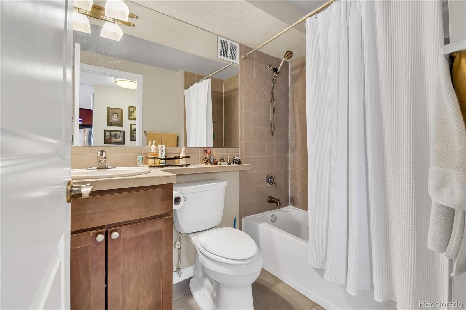 MLS Image #8 for 1150  vine street,denver, Colorado