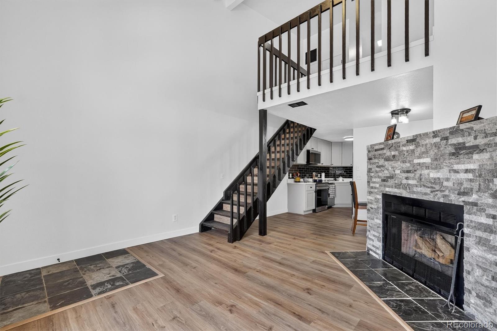 MLS Image #3 for 155 s sable boulevard,aurora, Colorado