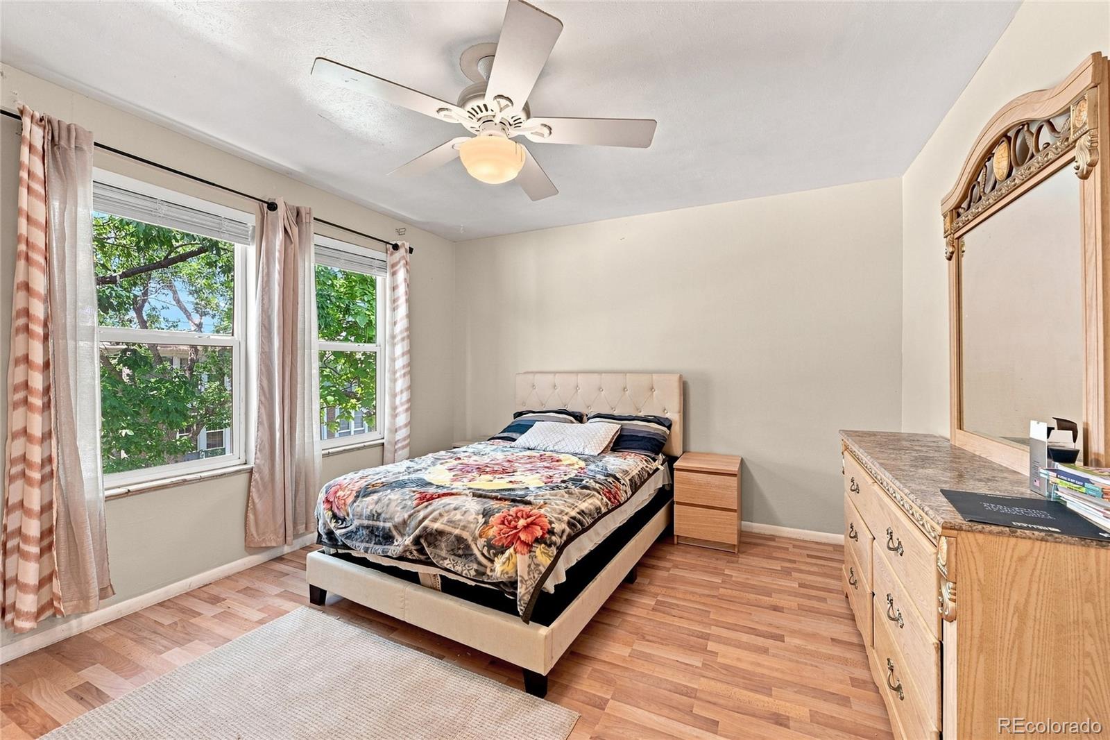 MLS Image #10 for 147  paris circle,aurora, Colorado