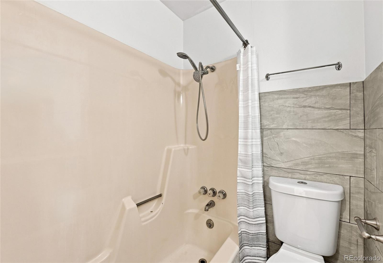 MLS Image #15 for 147  paris circle,aurora, Colorado