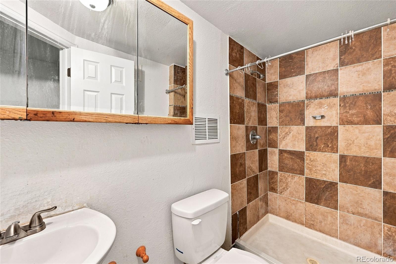 MLS Image #22 for 147  paris circle,aurora, Colorado