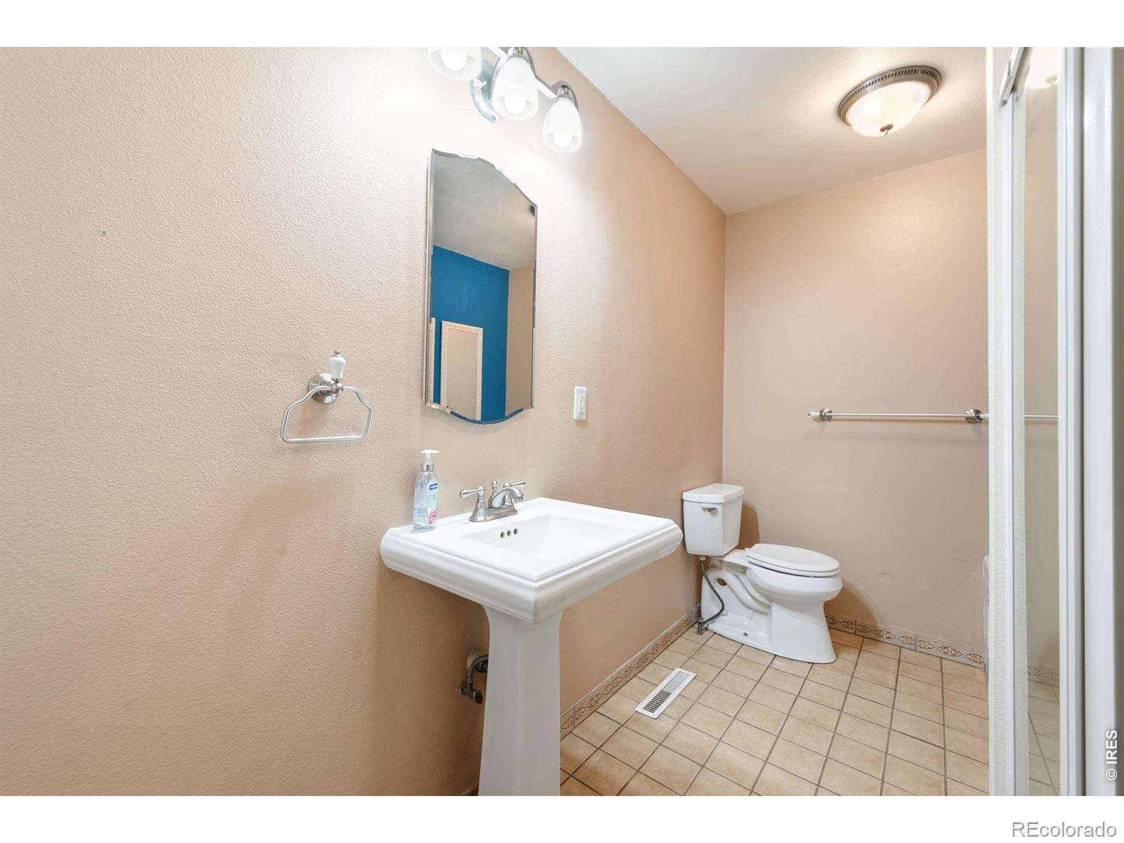 MLS Image #10 for 2612  mountain view avenue,longmont, Colorado