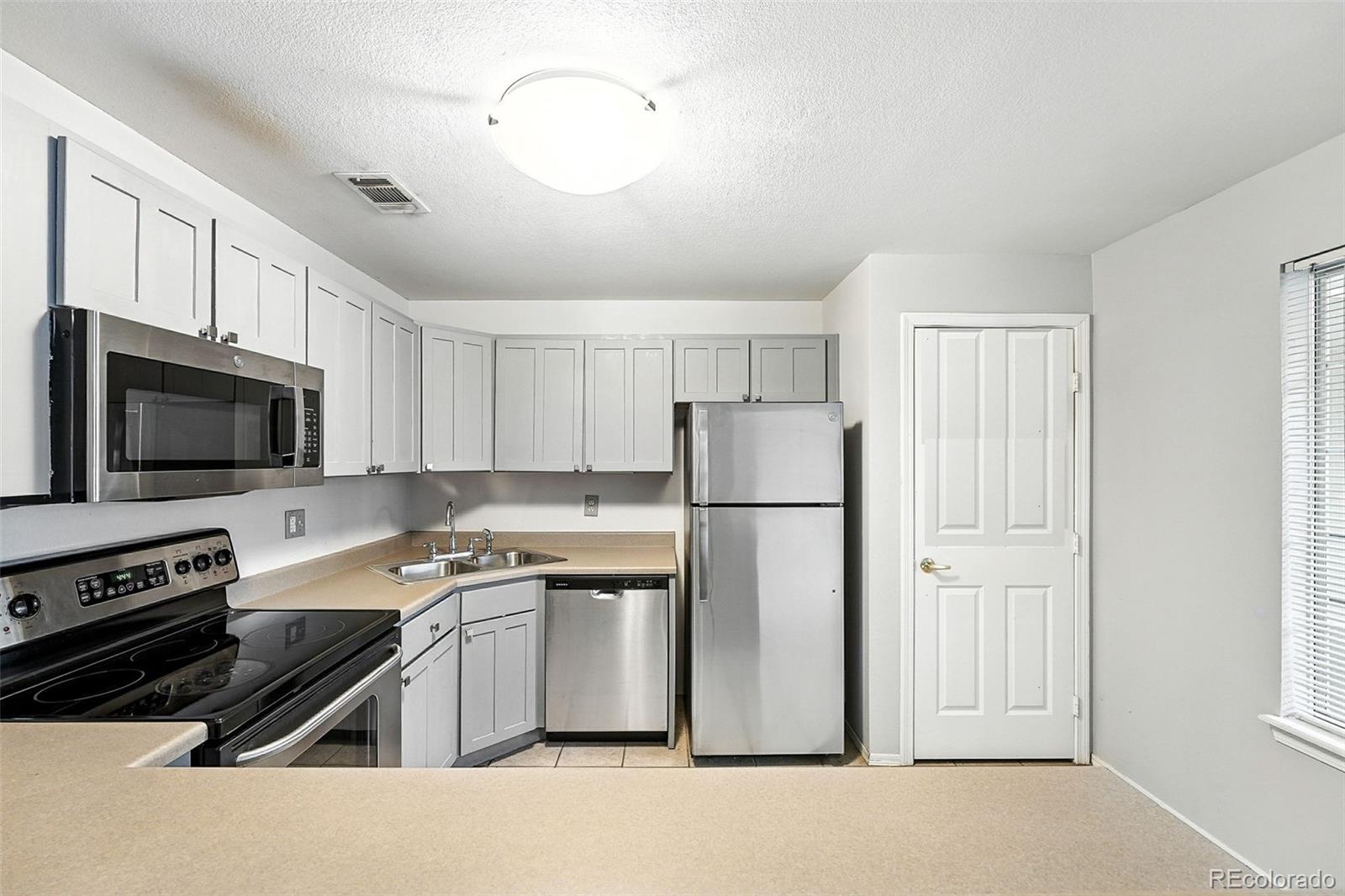 MLS Image #7 for 8671 e dry creek road 721,englewood, Colorado