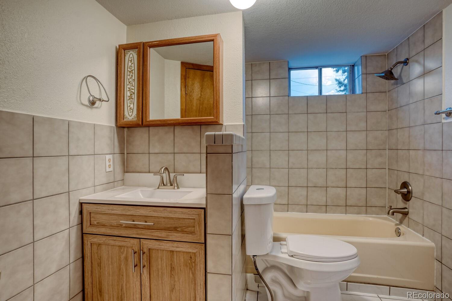 MLS Image #14 for 345 s lee street,denver, Colorado