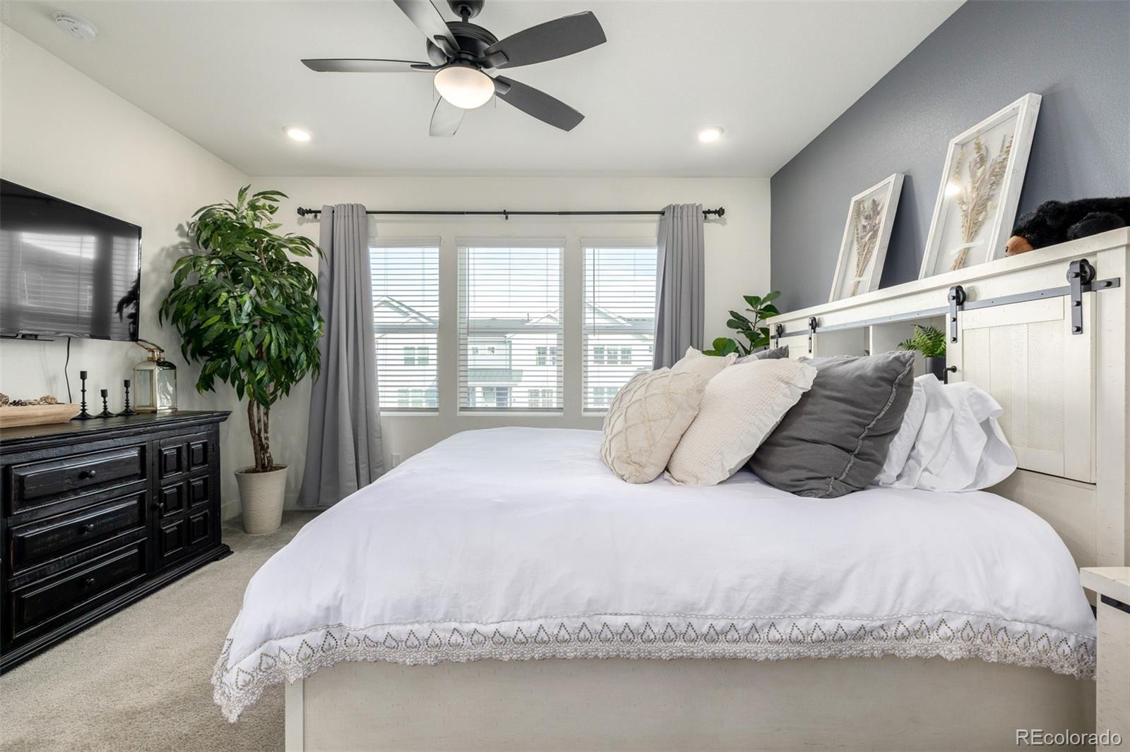 MLS Image #12 for 8863  fraser river loop,littleton, Colorado