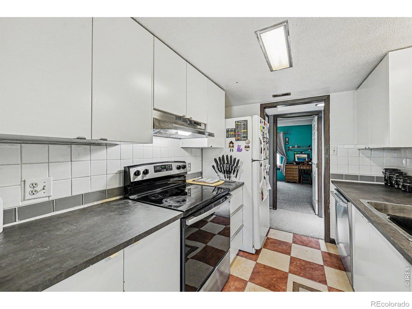 MLS Image #10 for 2525 s dayton way,denver, Colorado