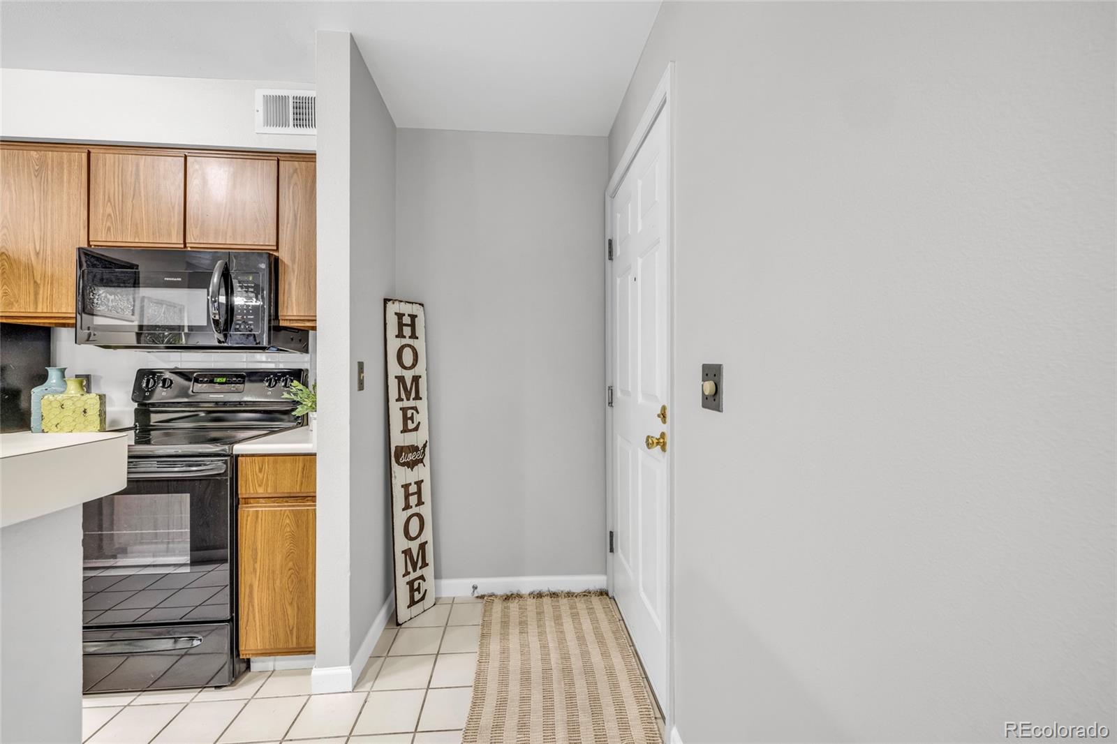 MLS Image #1 for 2575 s syracuse way,denver, Colorado
