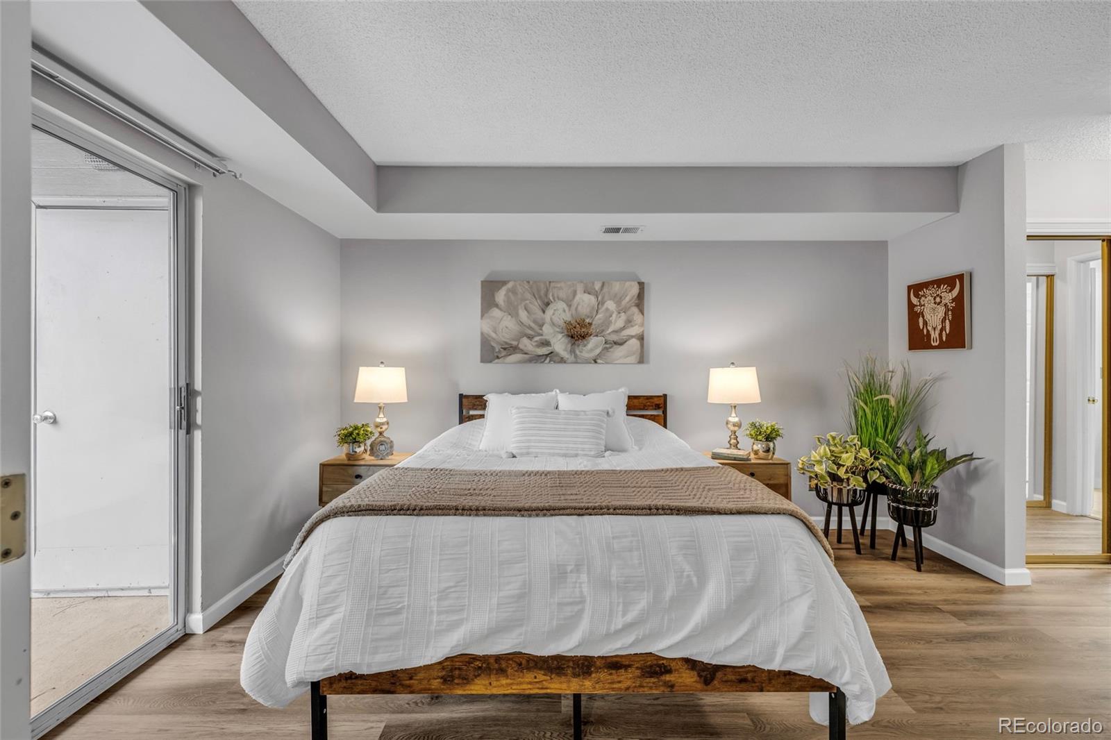 MLS Image #13 for 2575 s syracuse way,denver, Colorado