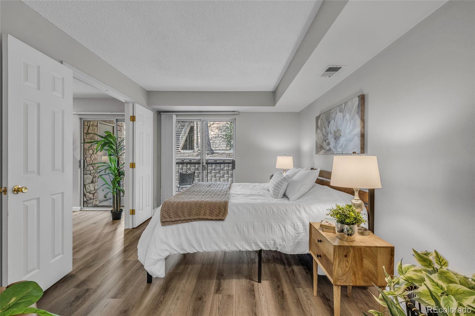 MLS Image #14 for 2575 s syracuse way,denver, Colorado