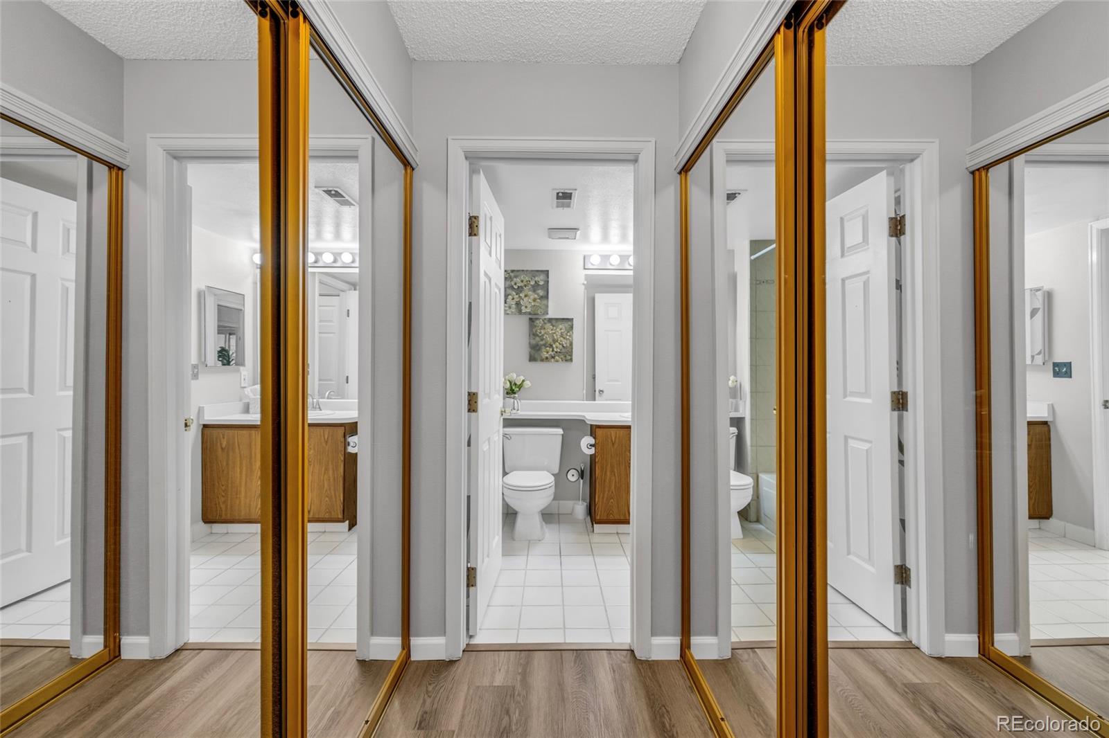 MLS Image #16 for 2575 s syracuse way,denver, Colorado
