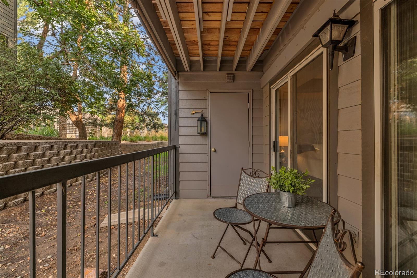 MLS Image #19 for 2575 s syracuse way,denver, Colorado