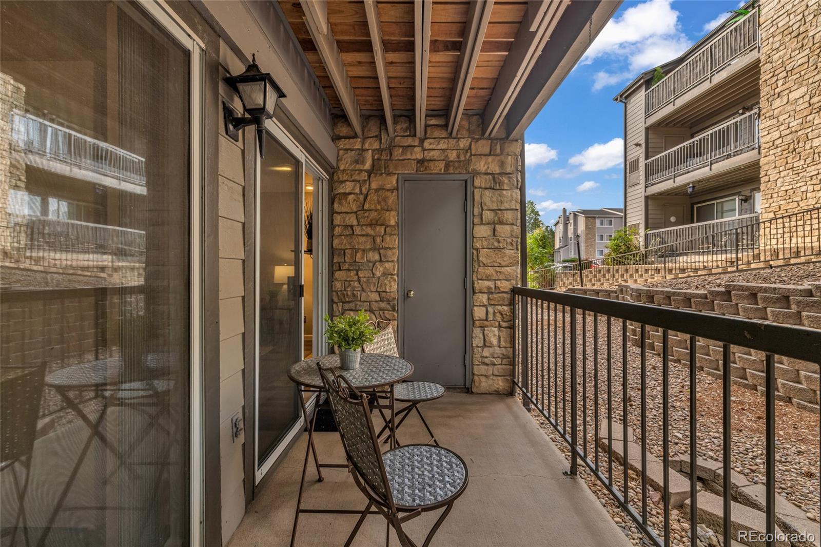 MLS Image #20 for 2575 s syracuse way,denver, Colorado