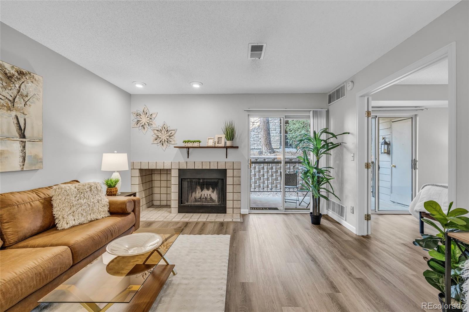 MLS Image #3 for 2575 s syracuse way,denver, Colorado