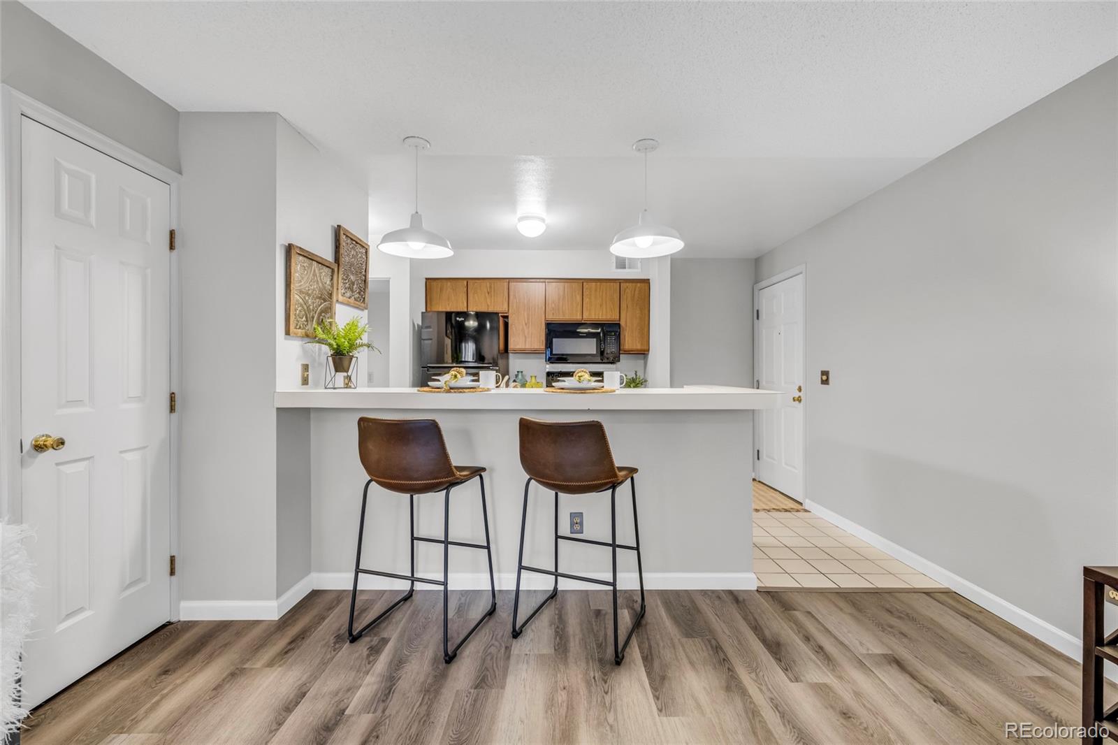 MLS Image #4 for 2575 s syracuse way,denver, Colorado