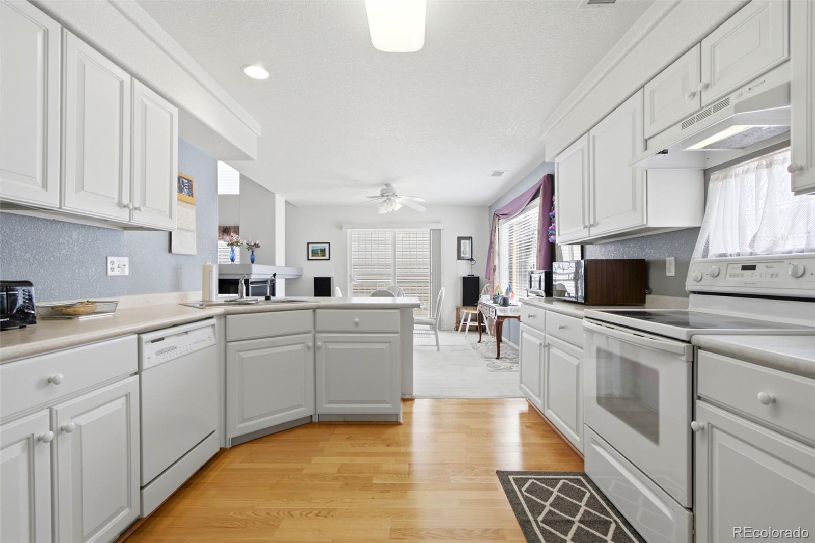 MLS Image #7 for 20054 e 49th place,denver, Colorado